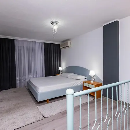 Komitite Complex 3*