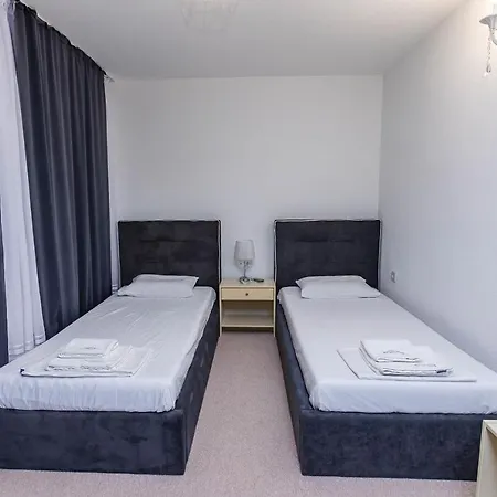 Komitite Complex 3*