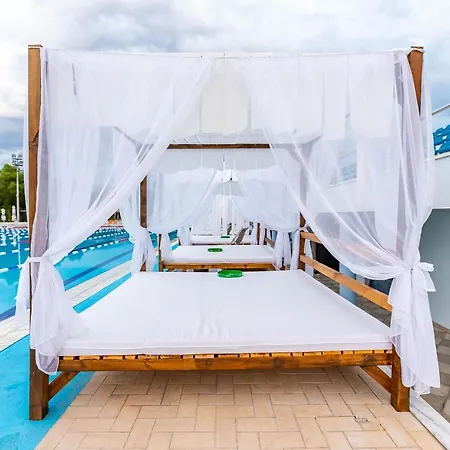 Komitite Complex Ξενοδοχείο