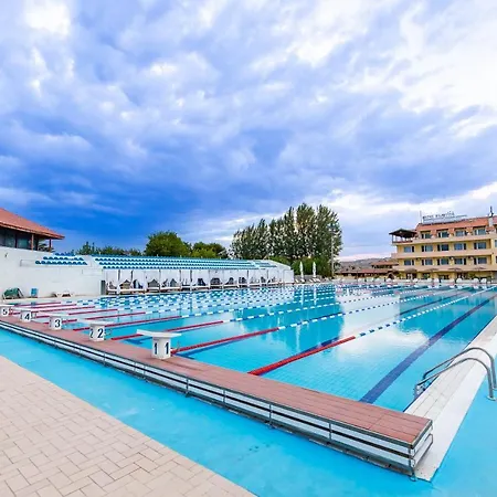 Хотел комплекс комитите 3*